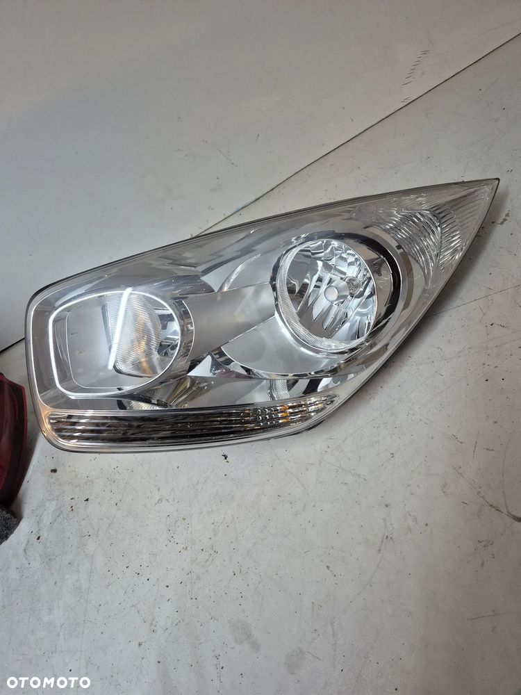 Kia Venga lampa przednia 92102-1P000 - 7