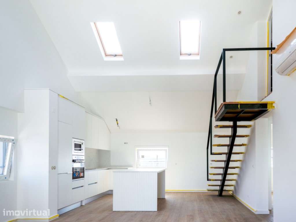 Excelente apartamento duplex T3 com vista mar