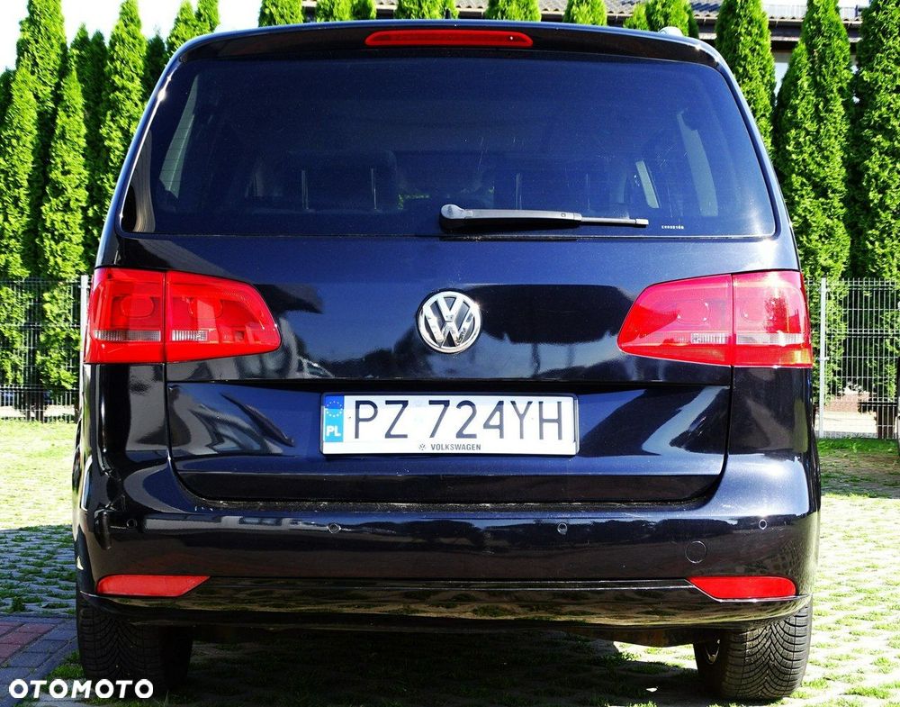 Volkswagen Touran - 12