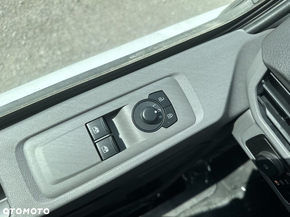 Volkswagen Transporter Furgon, 2,0TDI 150KM, 6-bieg.manualna, r.o :3500 mm - 21