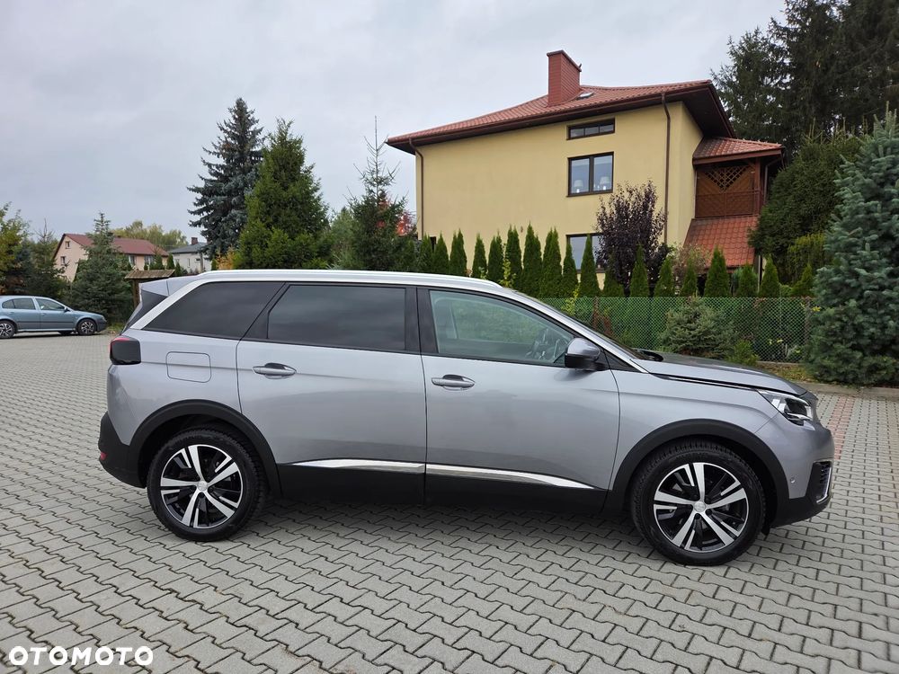 Peugeot 5008 2020 photo 2