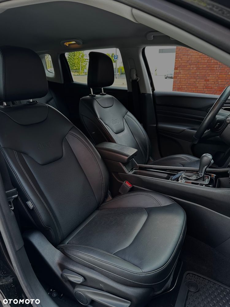 Jeep Compass - 30
