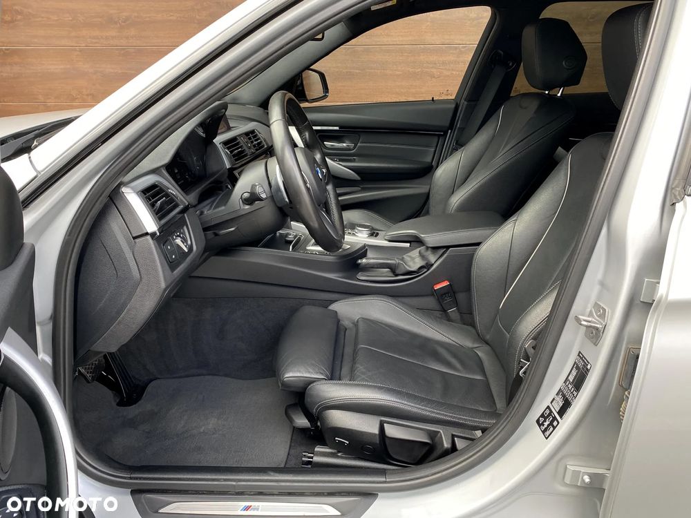 BMW Seria 3 320d xDrive M Sport - 23