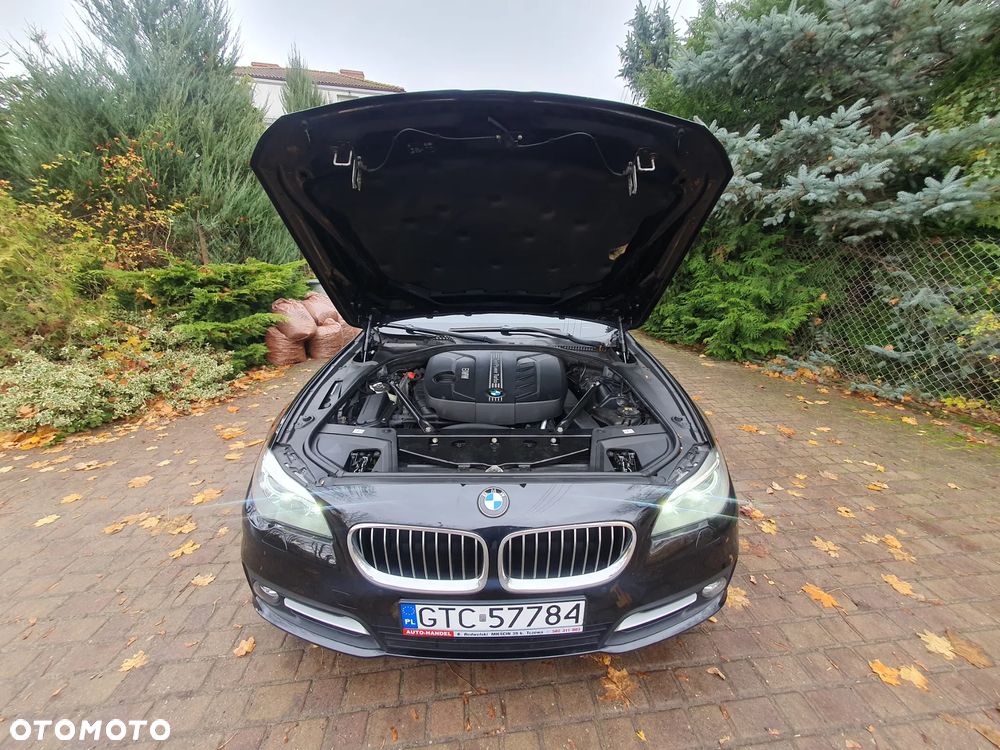 BMW Seria 5 525d xDrive Touring Sport-Aut Luxury Line - 7