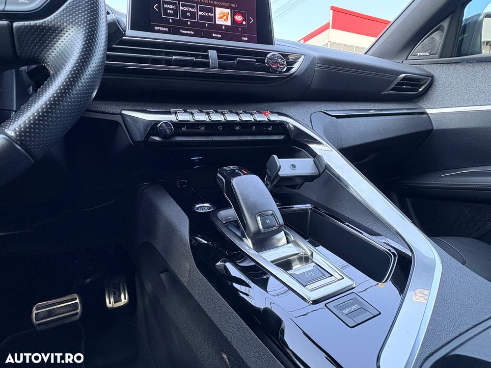 Peugeot 3008 1.2 PureTech 130 EAT8 GT - 15