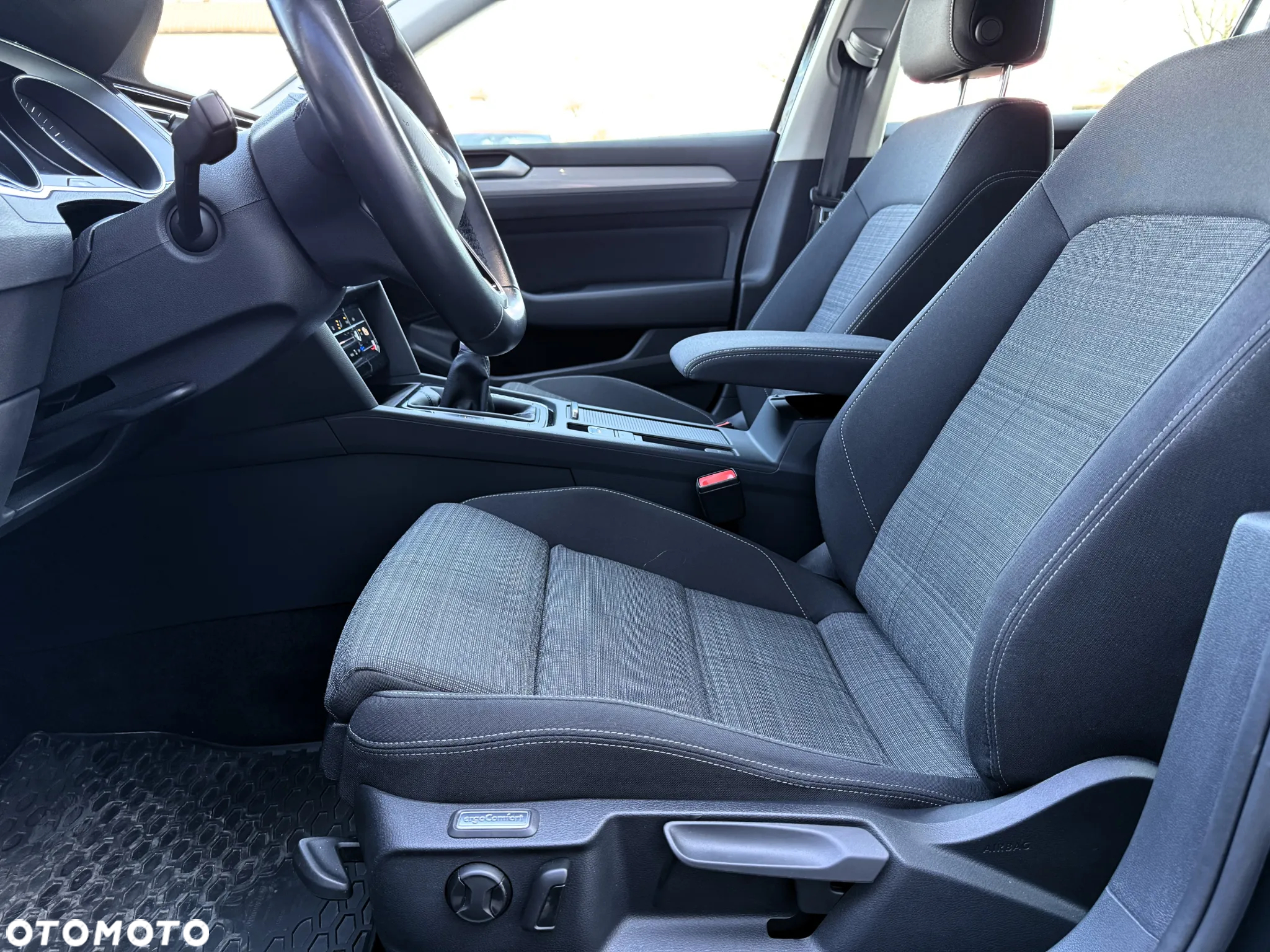 Volkswagen Passat 2.0 TDI EVO Business - 13