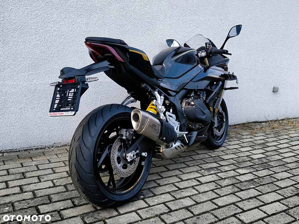QJMOTOR SRK 800RR - 20
