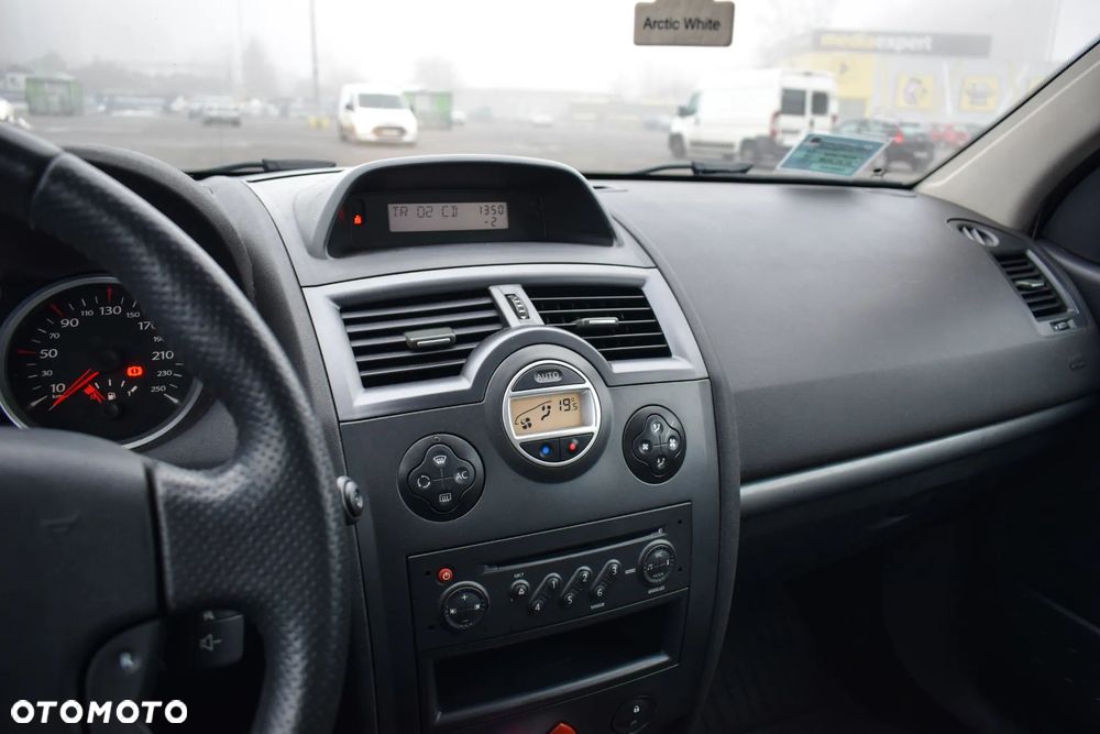 Renault Megane dCi 110 FAP Expression - 8