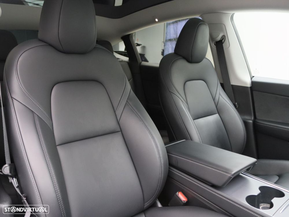 Tesla Model Y RWD - 16