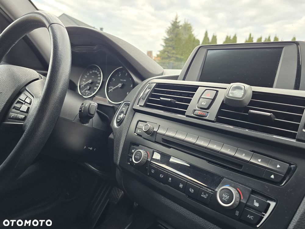 BMW Seria 1 116d DPF - 22