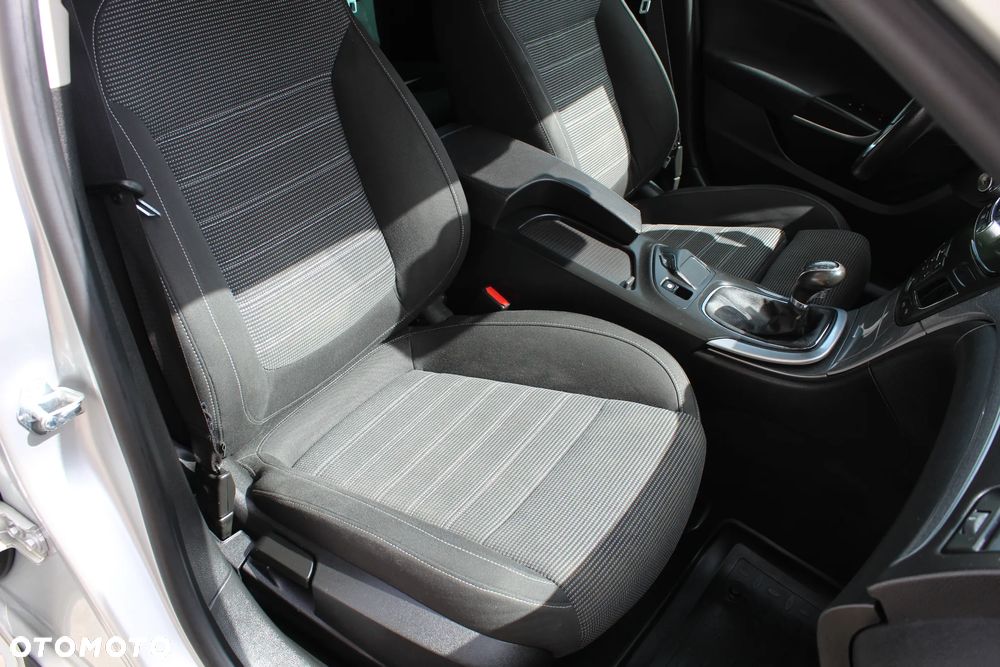 Opel Insignia - 21