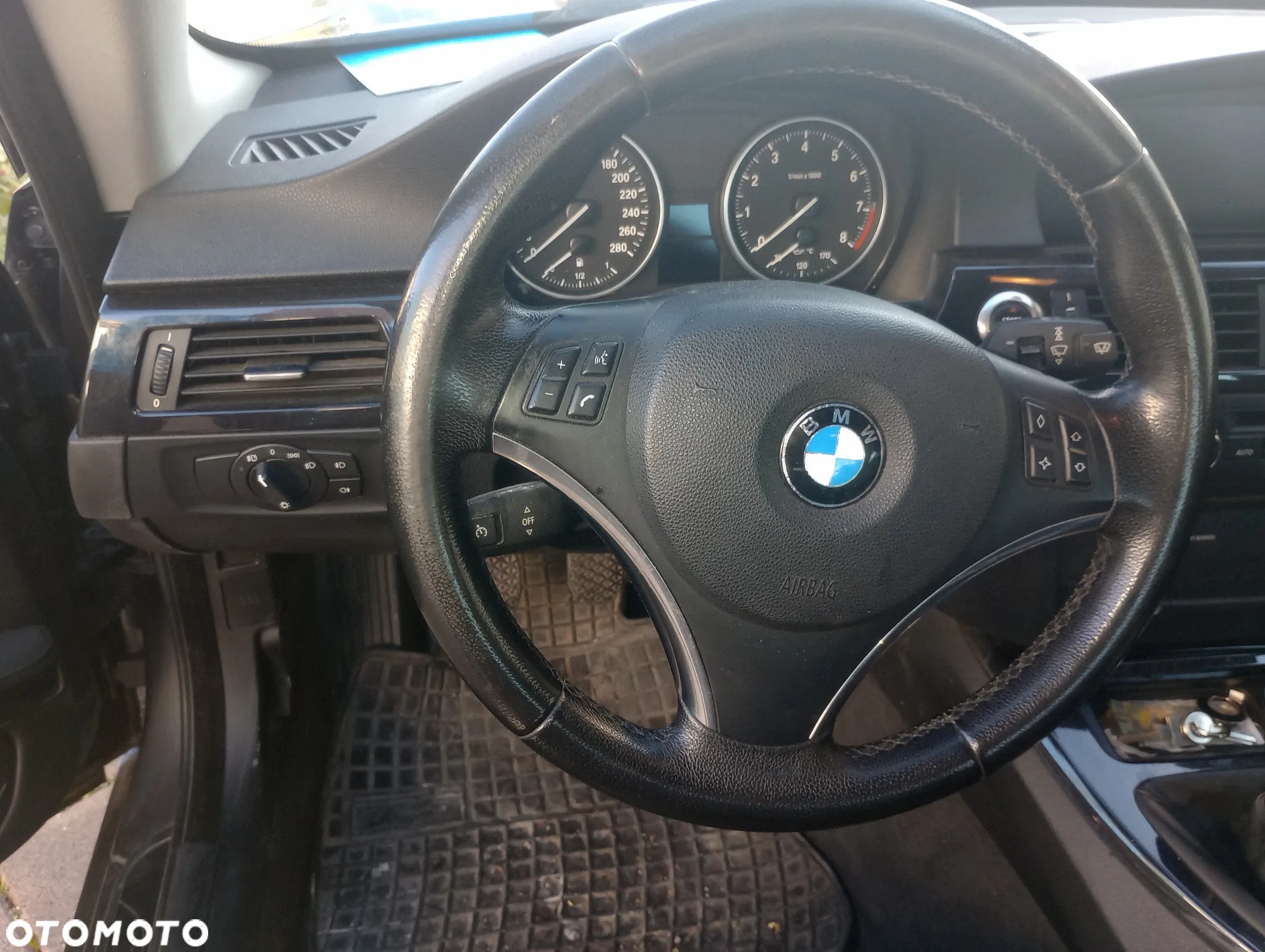 BMW Seria 3 325i Coupe - 3