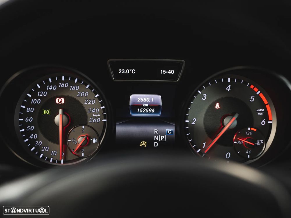 Mercedes-Benz GLA 180 (CDI) d 7G-DCT Urban - 16