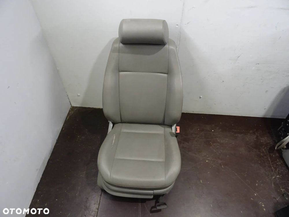 VW CADDY III 03-10 1.9 TDI KANAPA FOTEL FOTELE PASY - 2