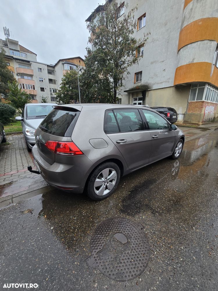 Volkswagen Golf - 24