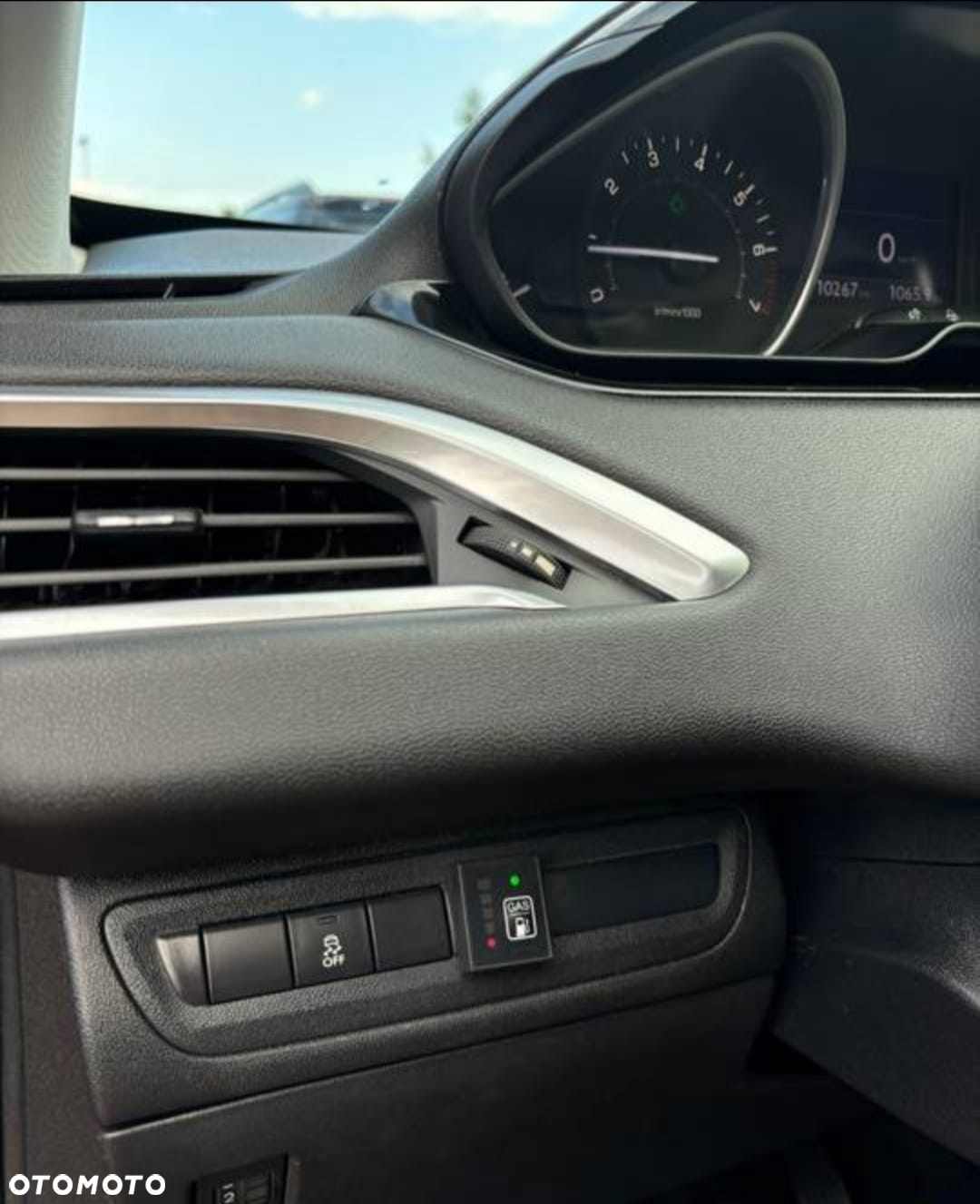 Peugeot 208 1.2 VTi Allure - 11
