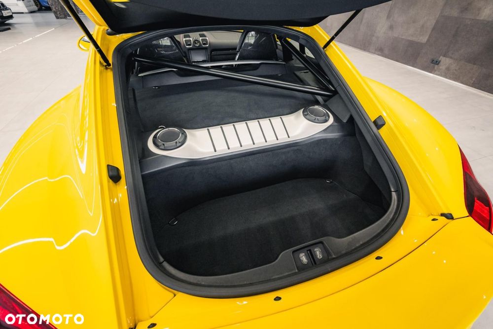 Porsche Cayman GT4 - 36