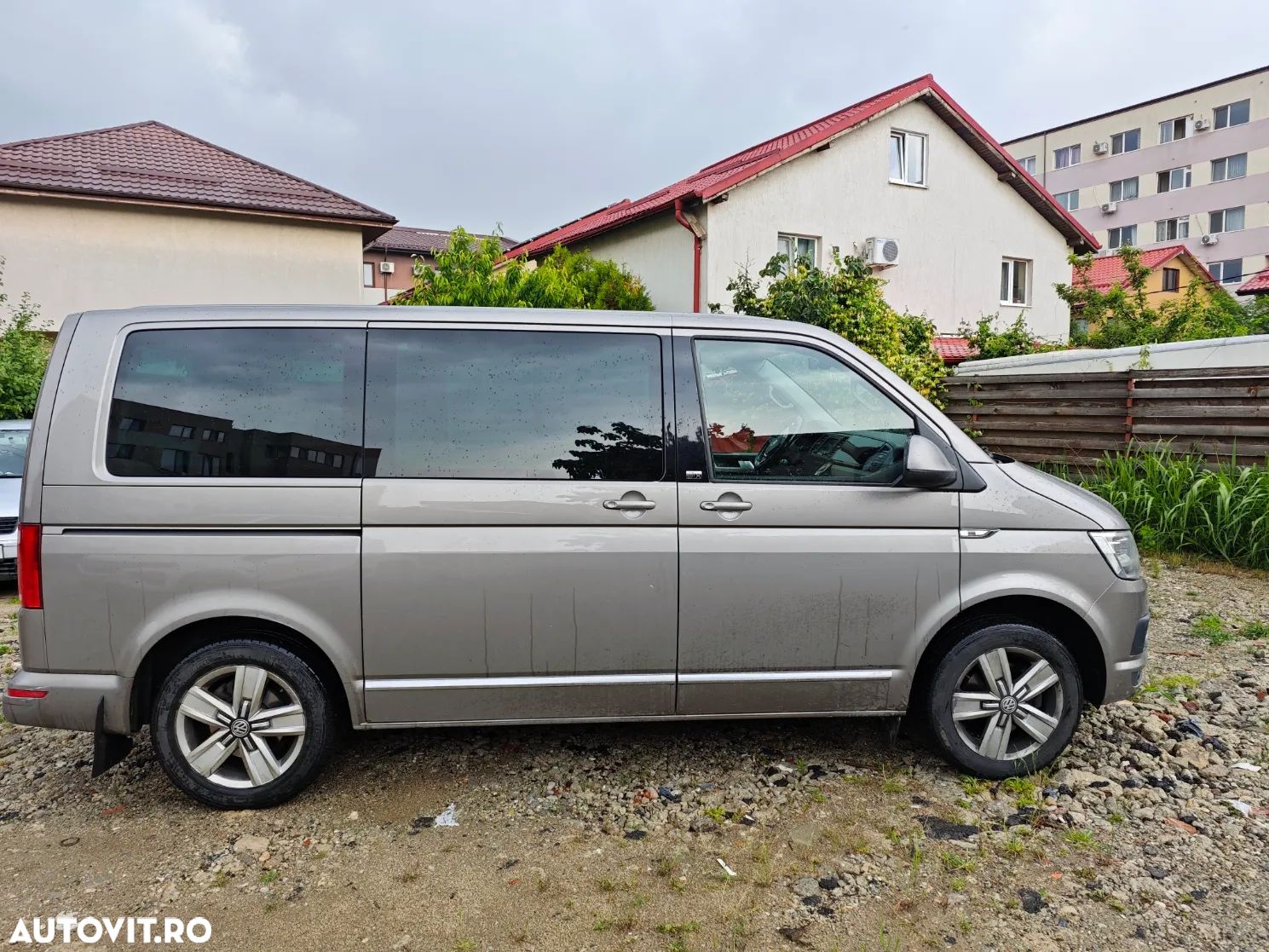 Volkswagen Multivan - 1