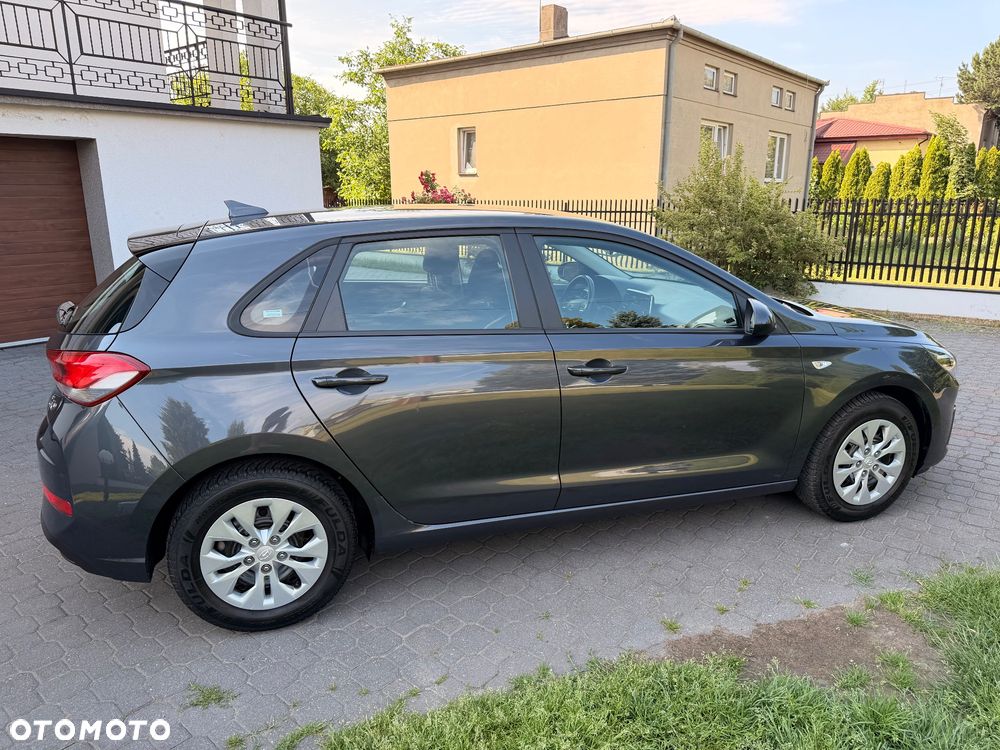 Hyundai i30 1.5 DPI Classic + - 10