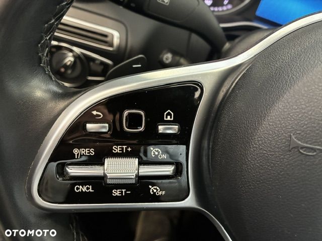 Mercedes-Benz Klasa C 300 4Matic 9G-TRONIC AMG Line - 28