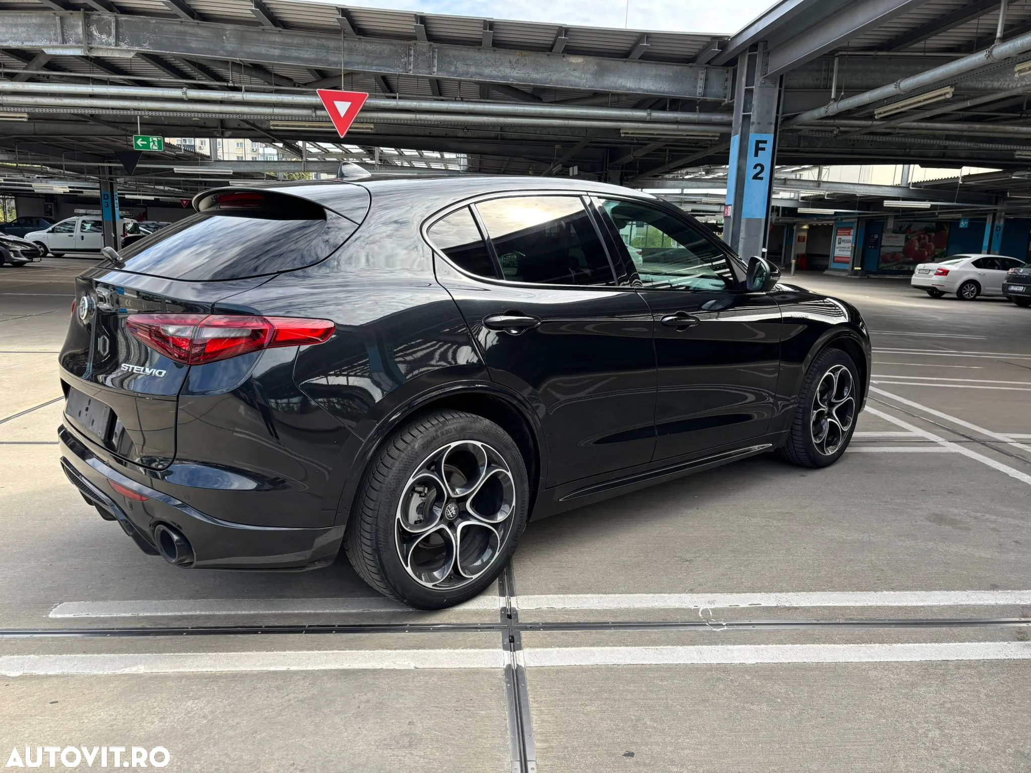 Alfa Romeo Stelvio 2.2 JTDM AWD AT8 Veloce - 3