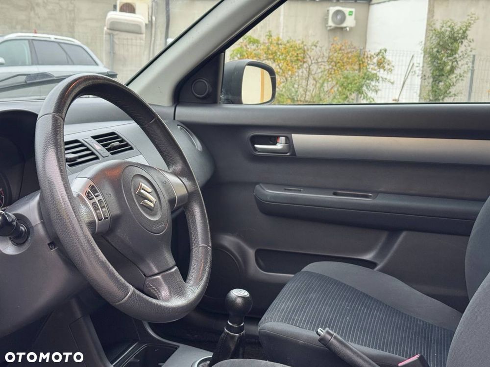 Suzuki Swift - 6