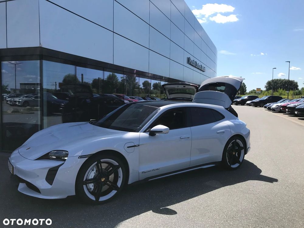 Porsche Taycan Turbo - 7