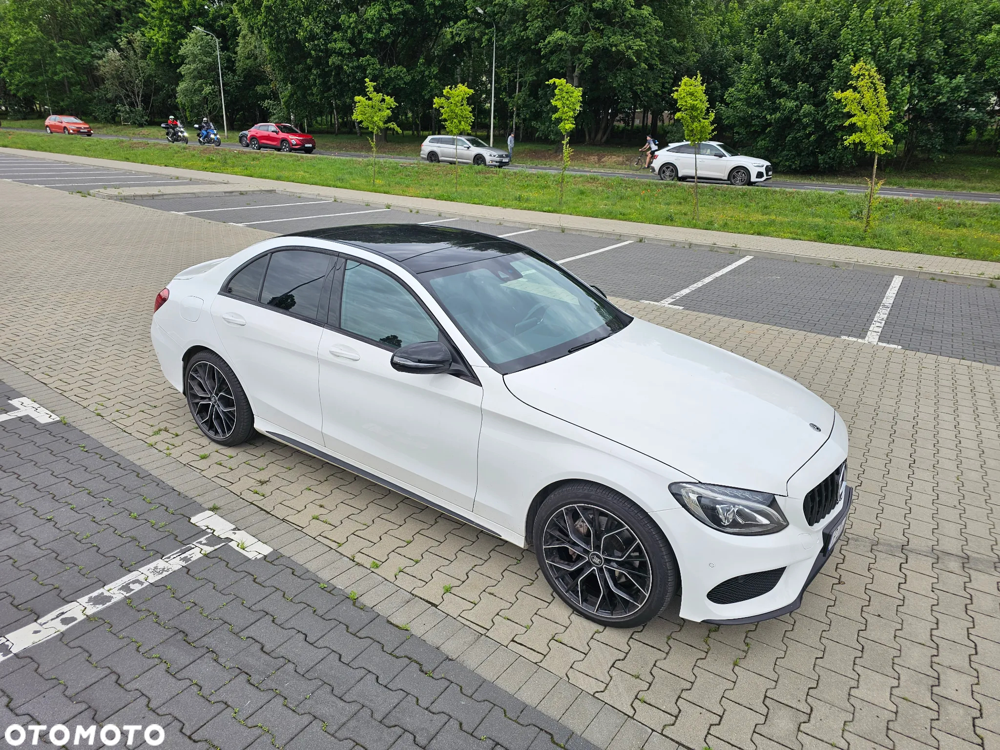 Mercedes-Benz Klasa C 200 9G-TRONIC AMG Line - 9