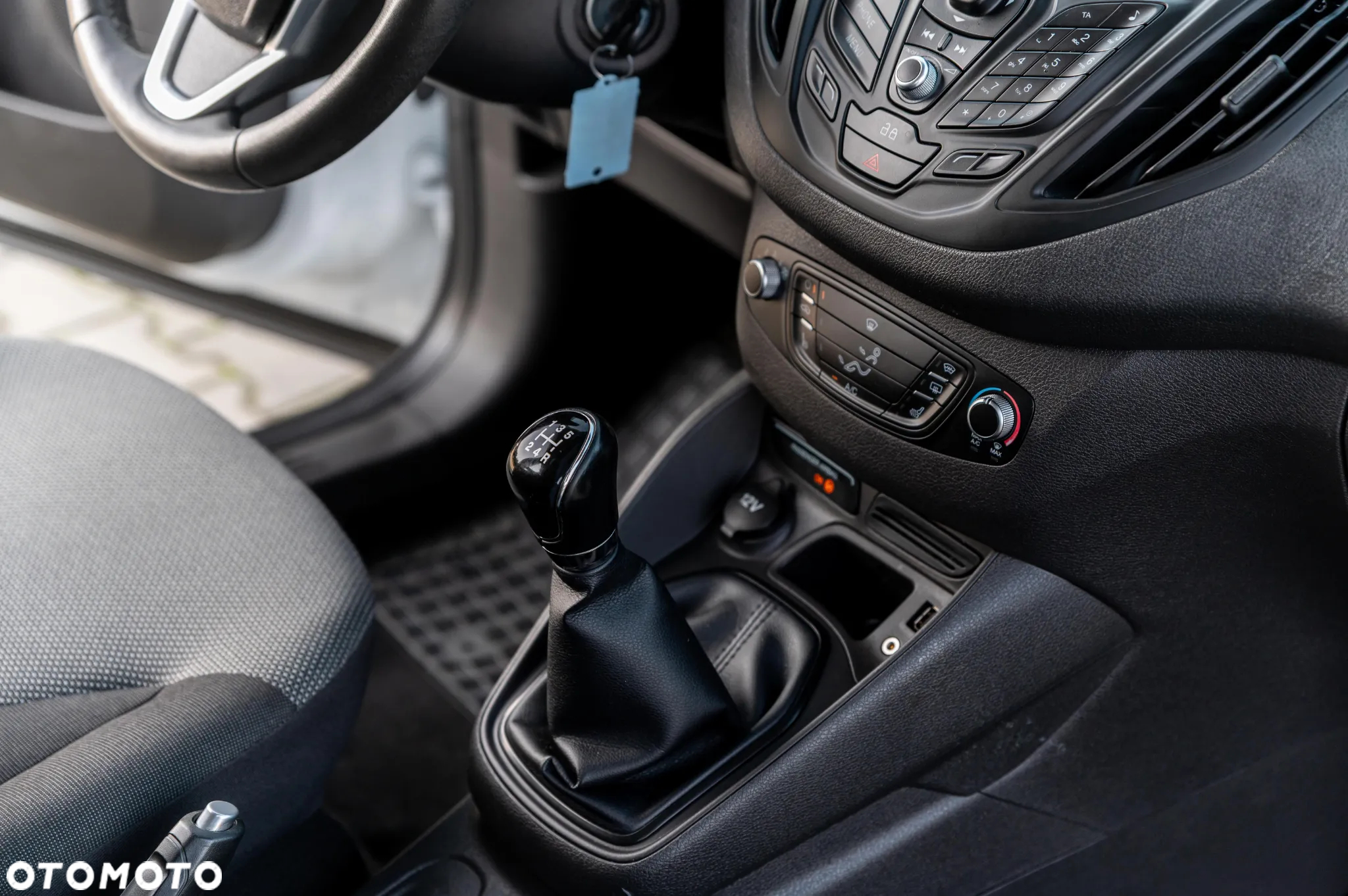 Ford Tourneo Courier 1.0 EcoBoost Trend - 24