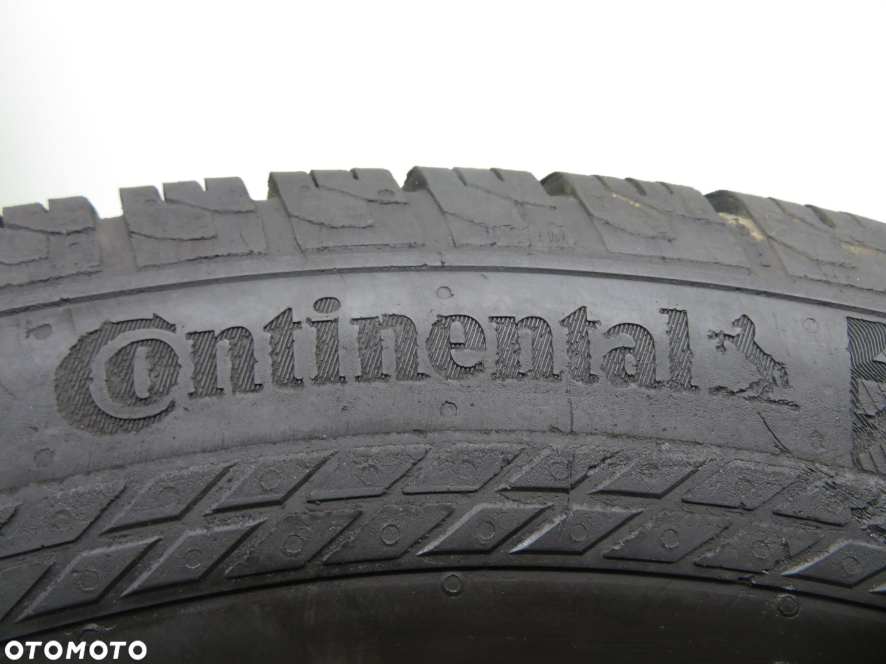 2x 235/65R16C OPONY DOSTAWCZE CAŁOROCZNE Continental VanContact 4 Season - 4