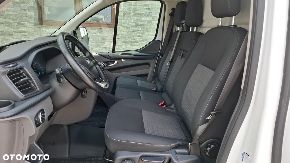 Ford TRANSIT CUSTOM - 26
