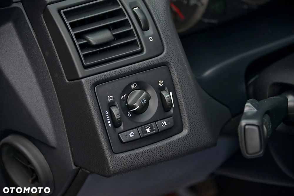 Volvo V50 1.8 Momentum - 26