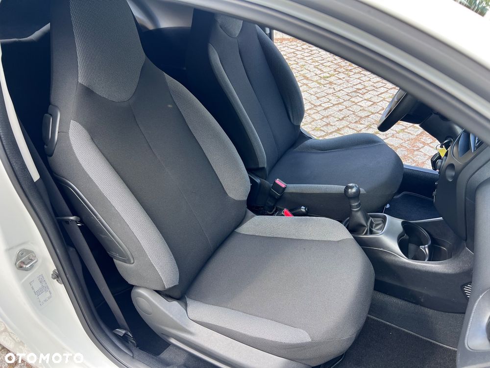 Toyota Aygo x - 18