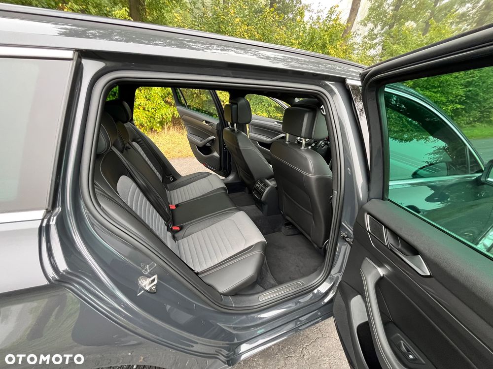 Volkswagen Passat - 14