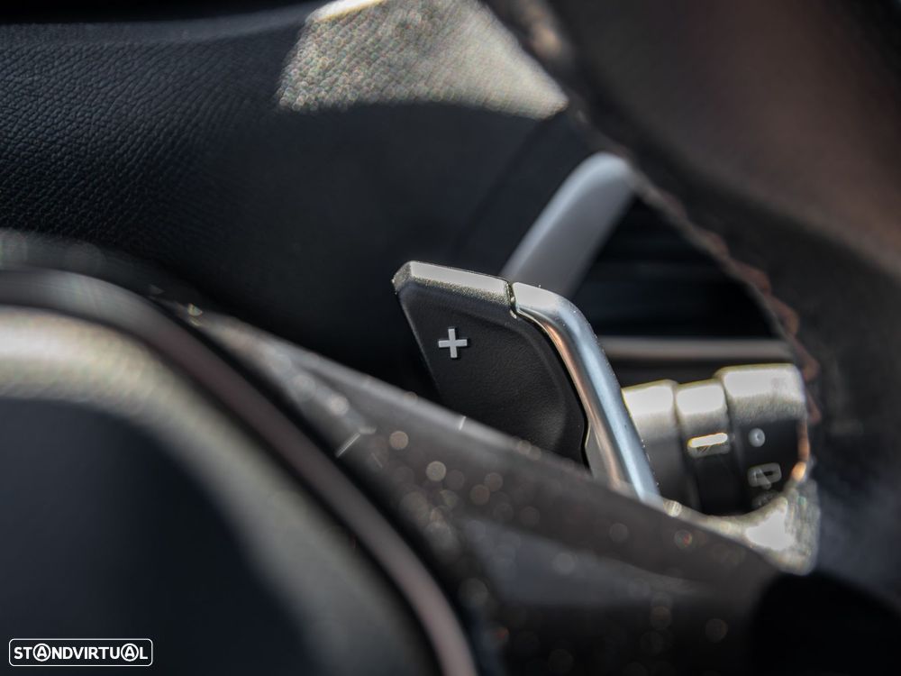 Peugeot 3008 1.6 Hybrid4 GT Pack e-EAT8 - 26