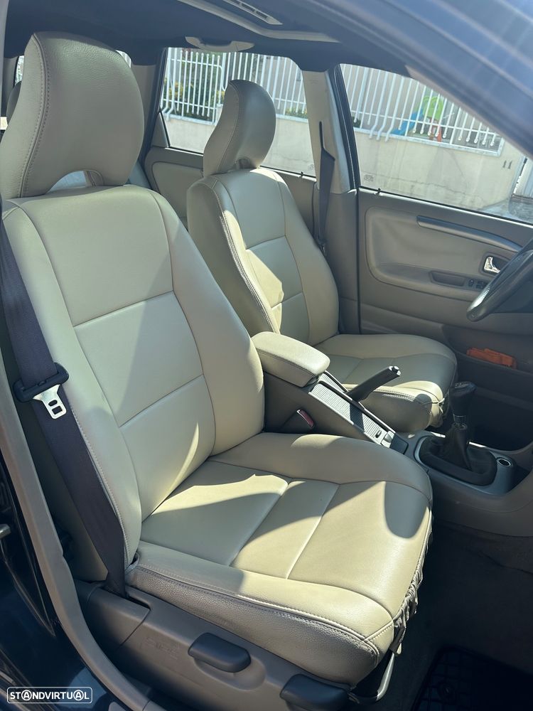 Volvo V40 Cross Country - 9