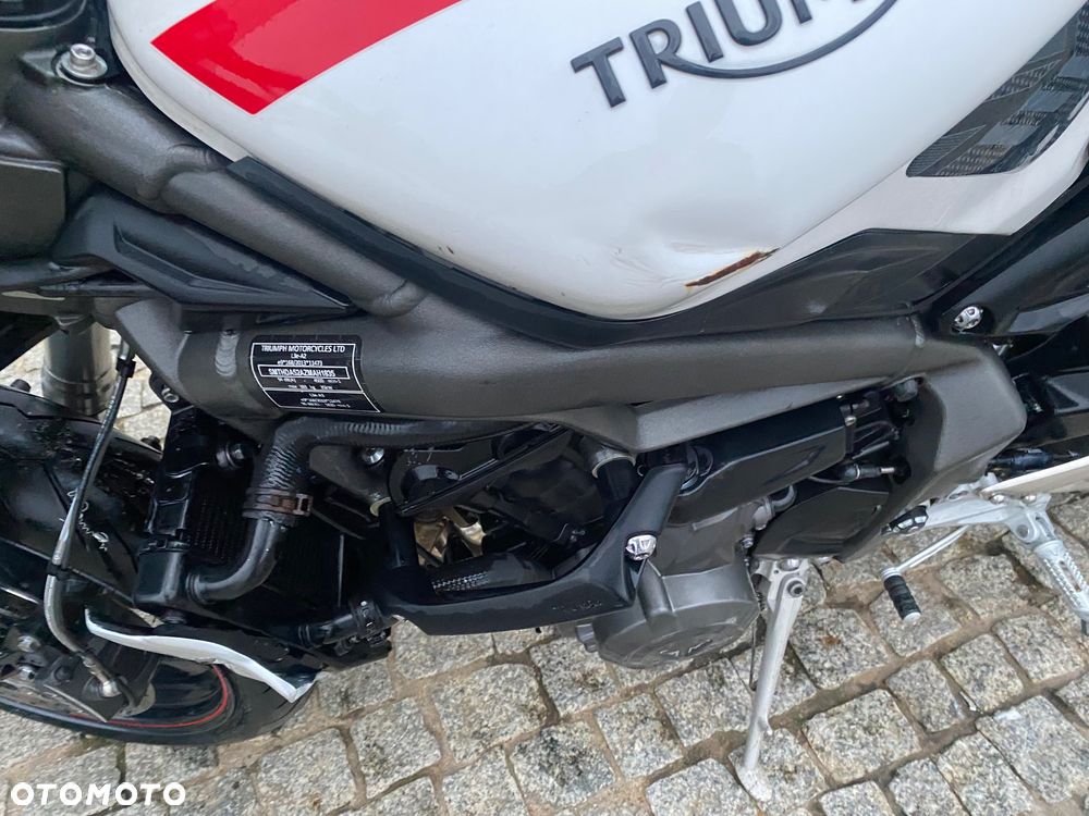 Triumph Street Triple - 4