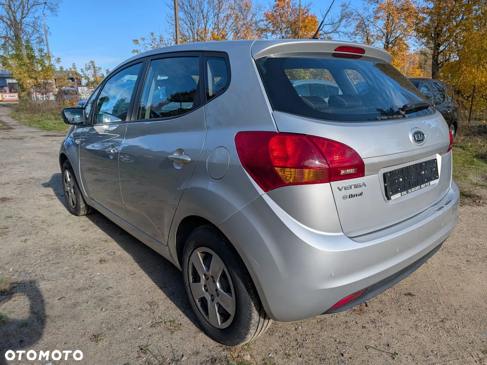 Kia Venga 2012 photo 4