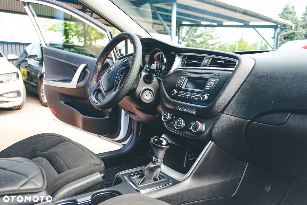 Kia Ceed 1.6 GDI M DCT - 6