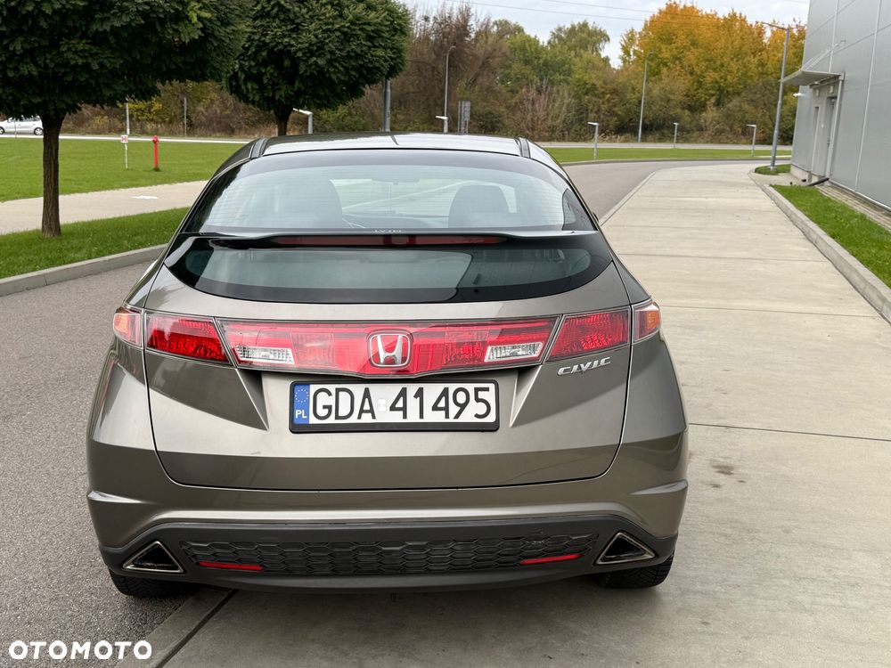 Honda Civic 1.8 Executive - 11
