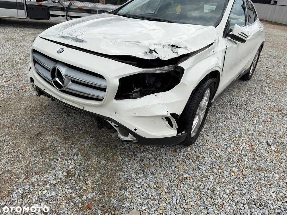Mercedes-Benz GLA - 8
