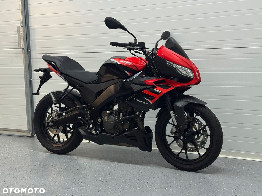 Aprilia Tuono - 1