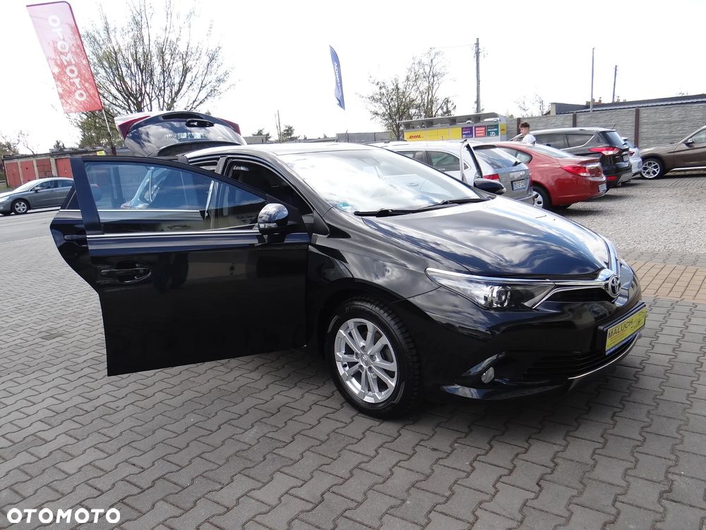 Toyota Auris 1.2 Turbo Team Deutschland - 11