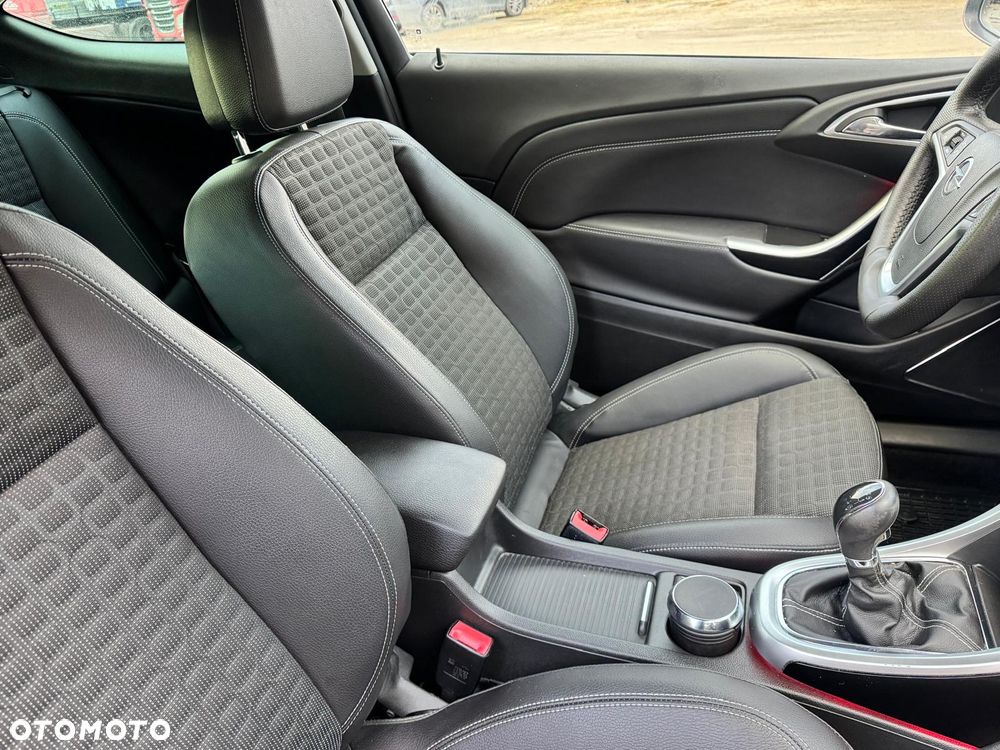 Opel Astra 1.6 Turbo Cosmo - 22