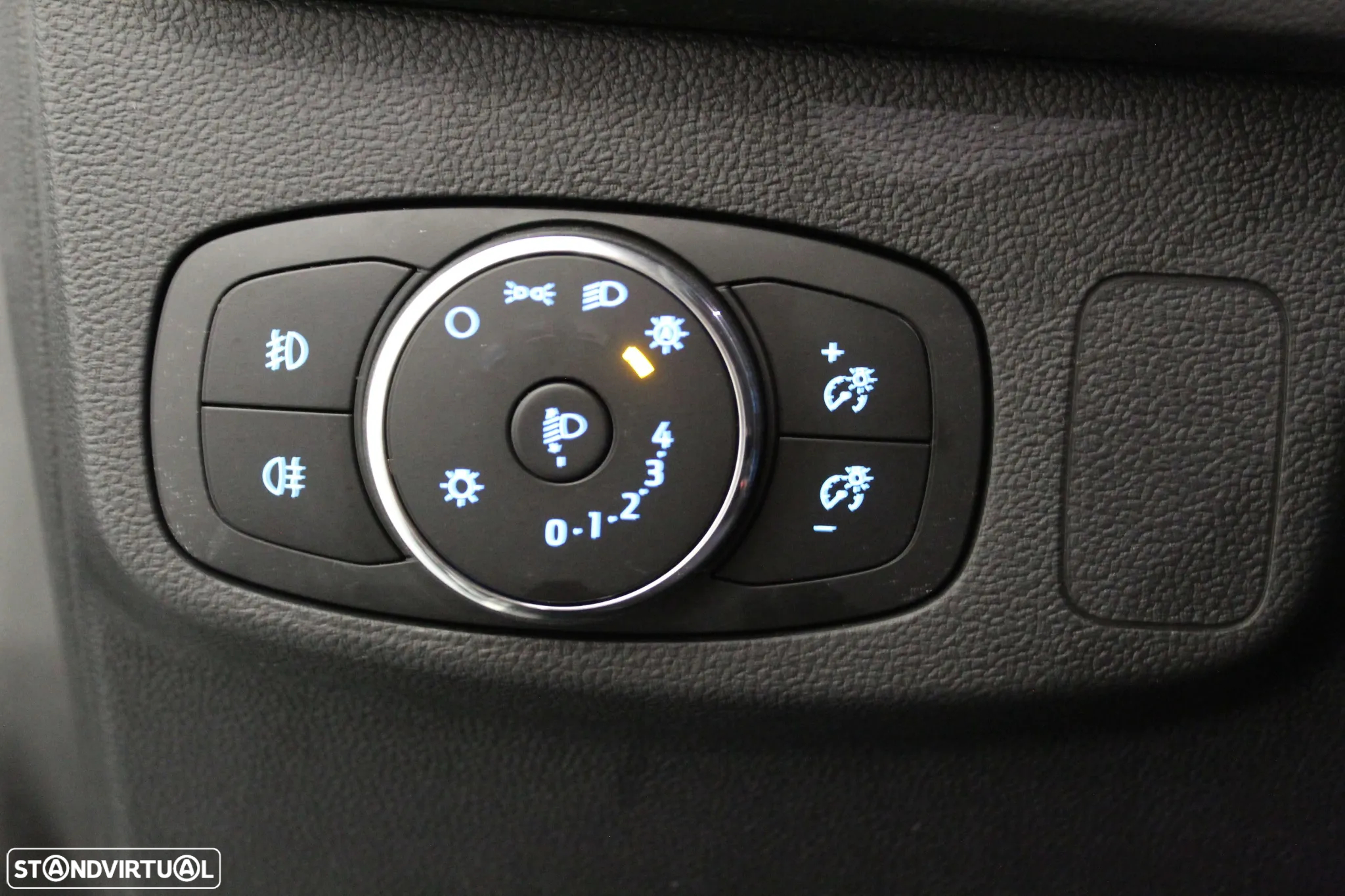 Ford Focus 1.0 EcoBoost MHEV ST-Line - 15