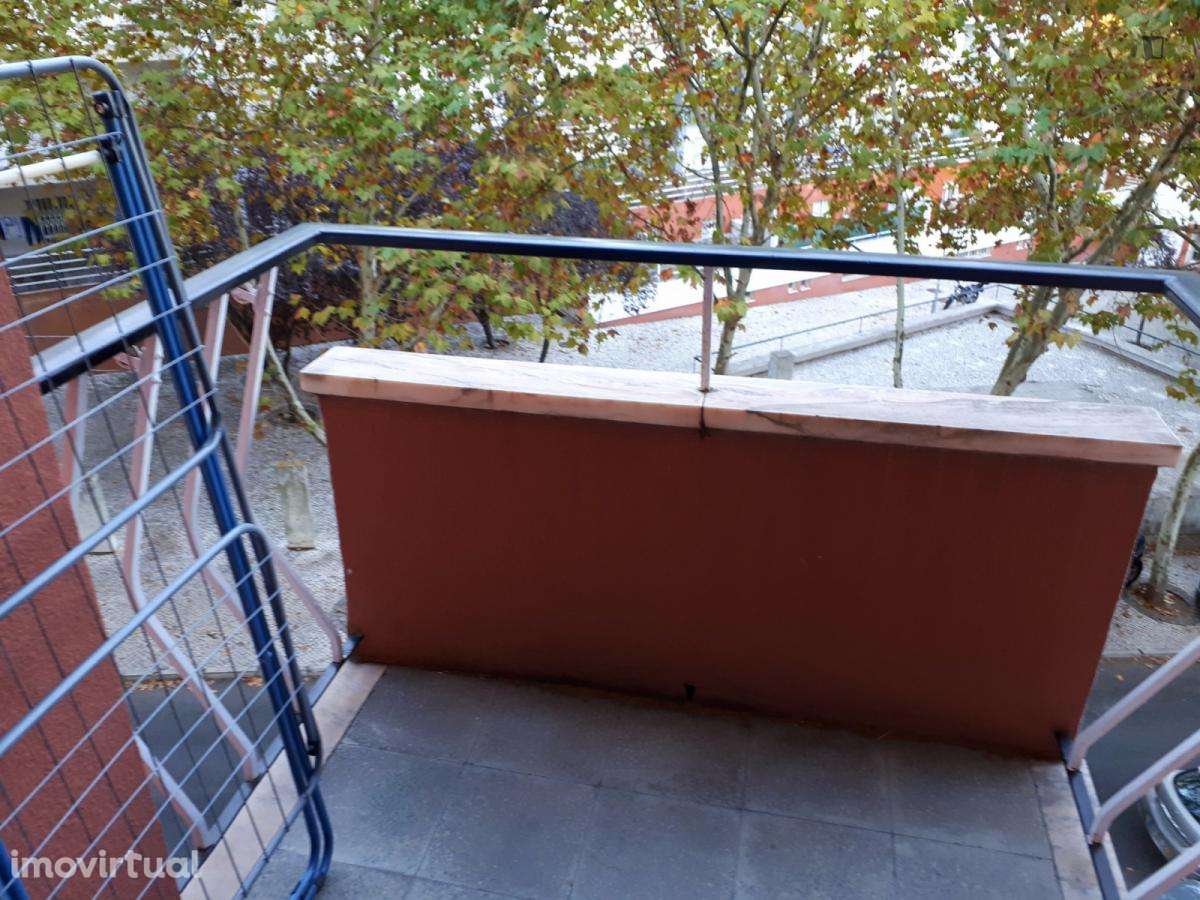 Quarto - localizado em Linda-a-Velha Lisbon - Grande imagem: 2/19