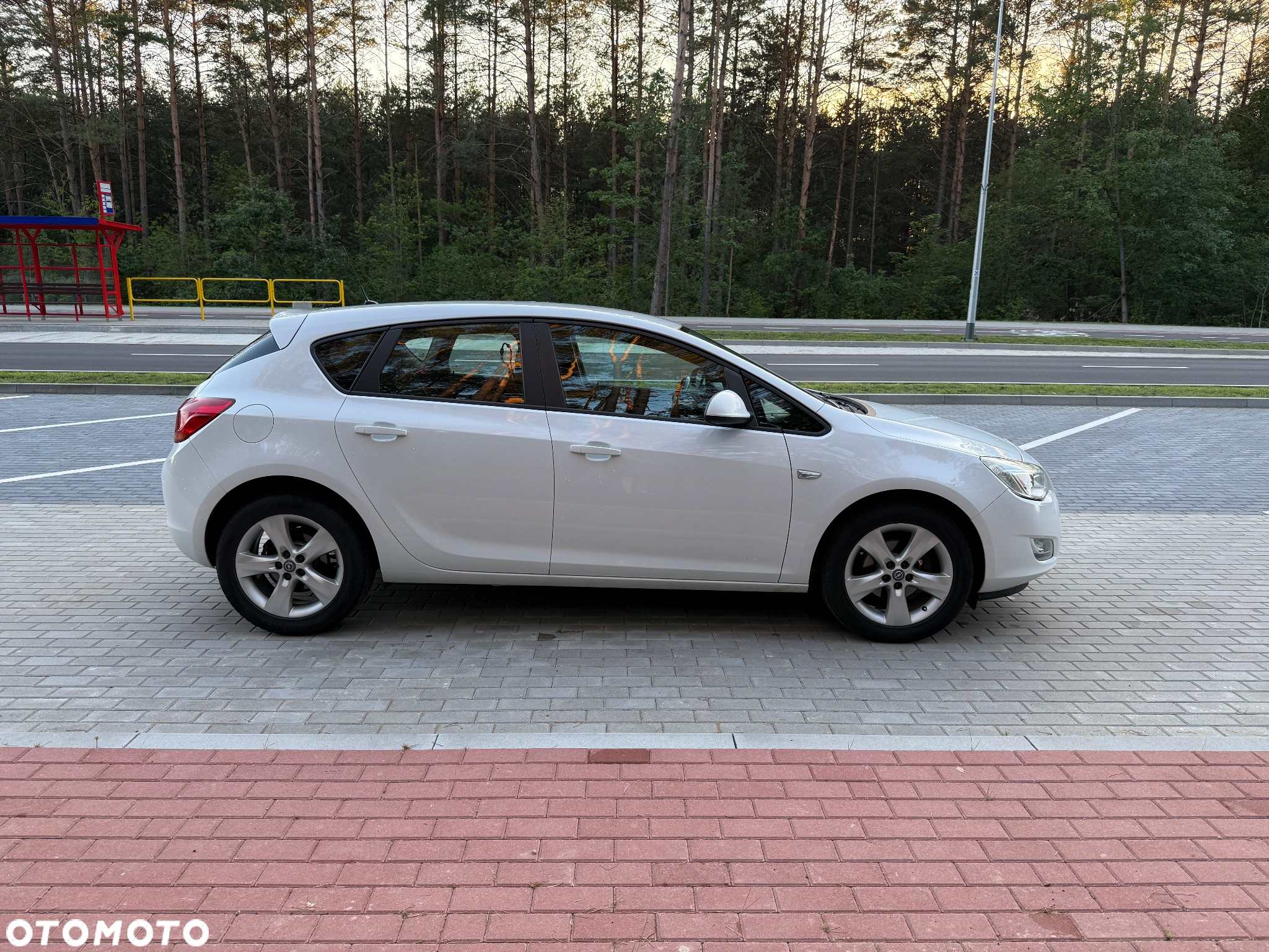 Opel Astra IV 1.4 T Cosmo - 3
