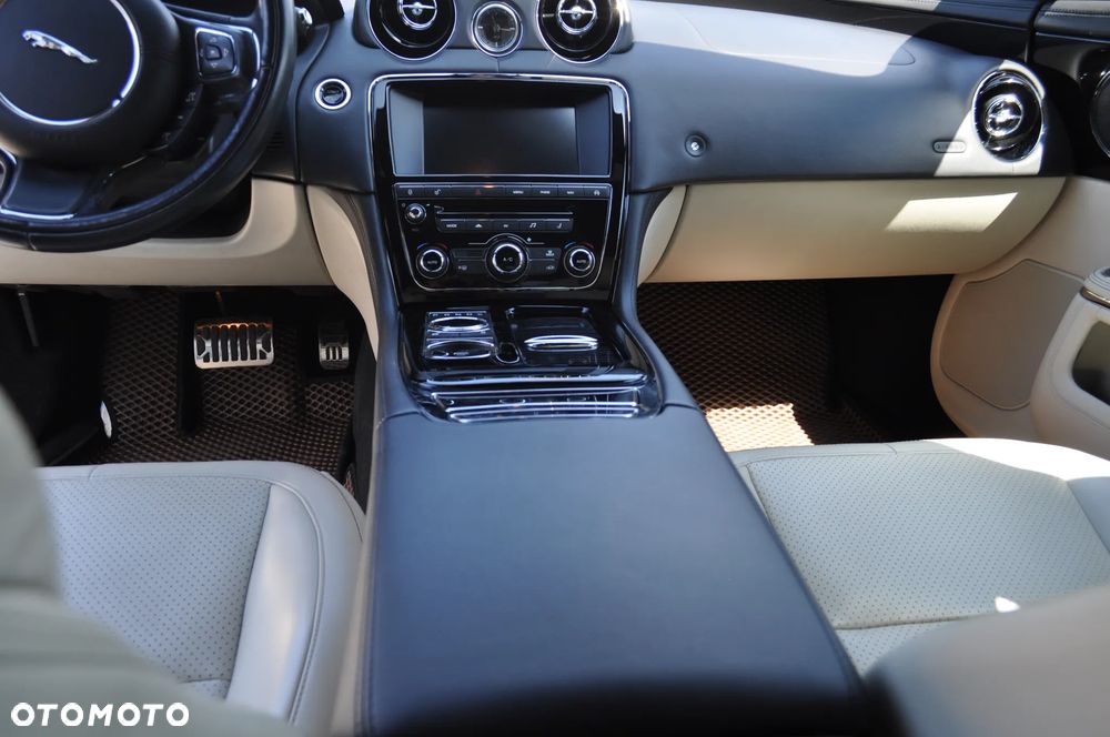 Jaguar XJ 3.0 V6 Kompressor Luxury - 15