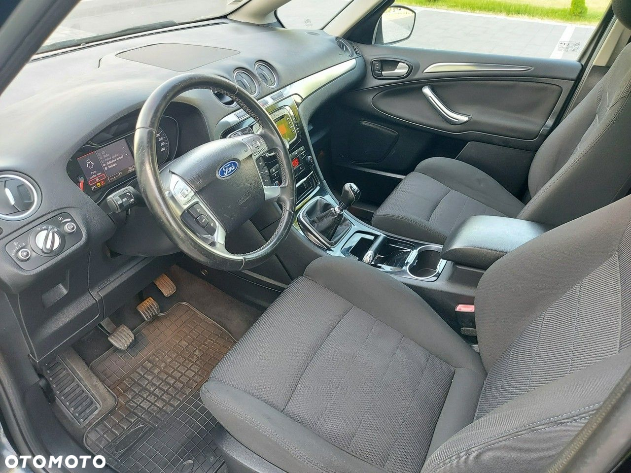 Ford S-Max - 8