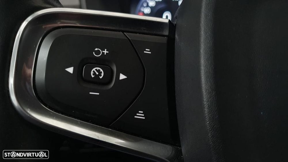 Volvo XC 40 2.0 D3 Momentum Core - 21